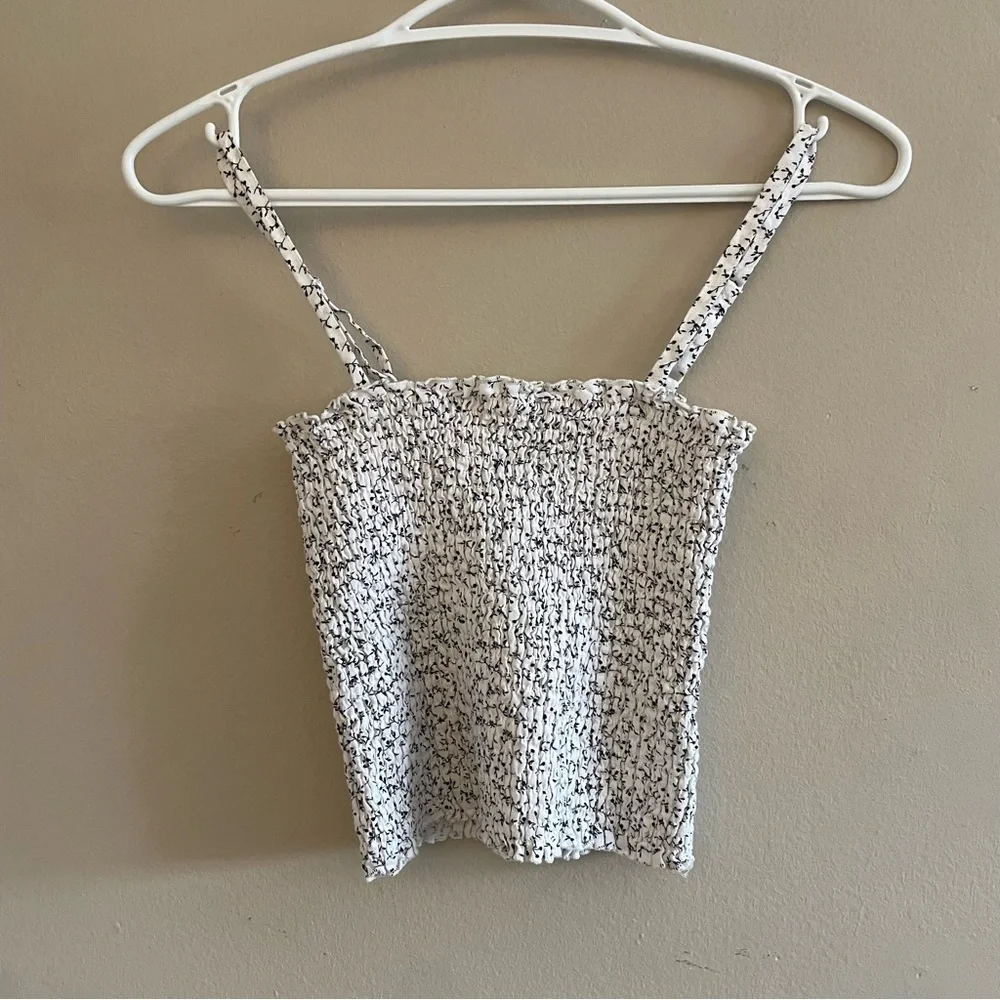 J. Galt White & Black Floral Smocked 100% Linen Tube Crop Top – One Size EUC - Picture 3 of 15